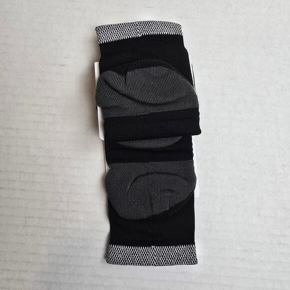 Nike Spark Running Ankle Socks Size W9.5-11/M8-9.5 Black Cushioned Dri-Fit - Picture 2 of 3